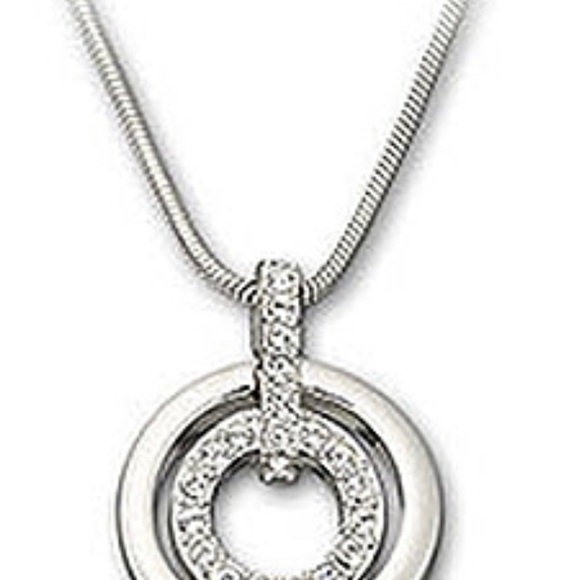 Swarovski circle pendant necklace, bracelet, earring set. - Picture 2 of 16